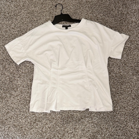 Banana Republic Factory White Short-Sleeve Crew Tee with Front Seams - Picture 3 of 3